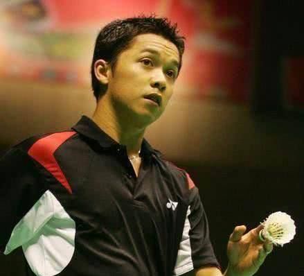 诺伊尔：孔帕尼有很多值得称道的优点；我现在只专注于俱乐部